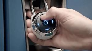 1600萬種密碼組合，科技感十足的觸控密碼鎖